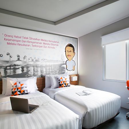 Berry Biz Hotel Seminyak Extérieur photo