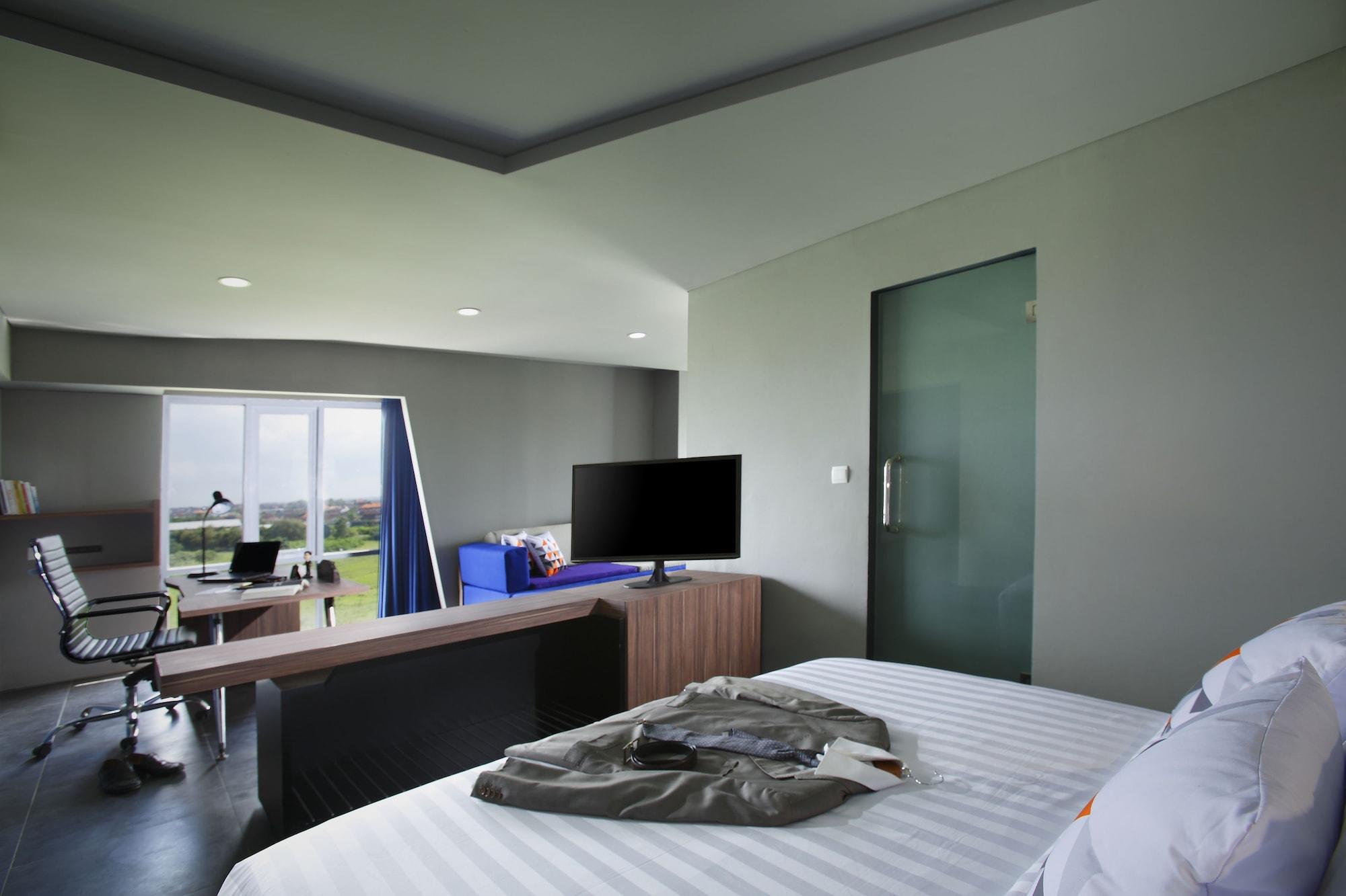 Berry Biz Hotel Seminyak Extérieur photo