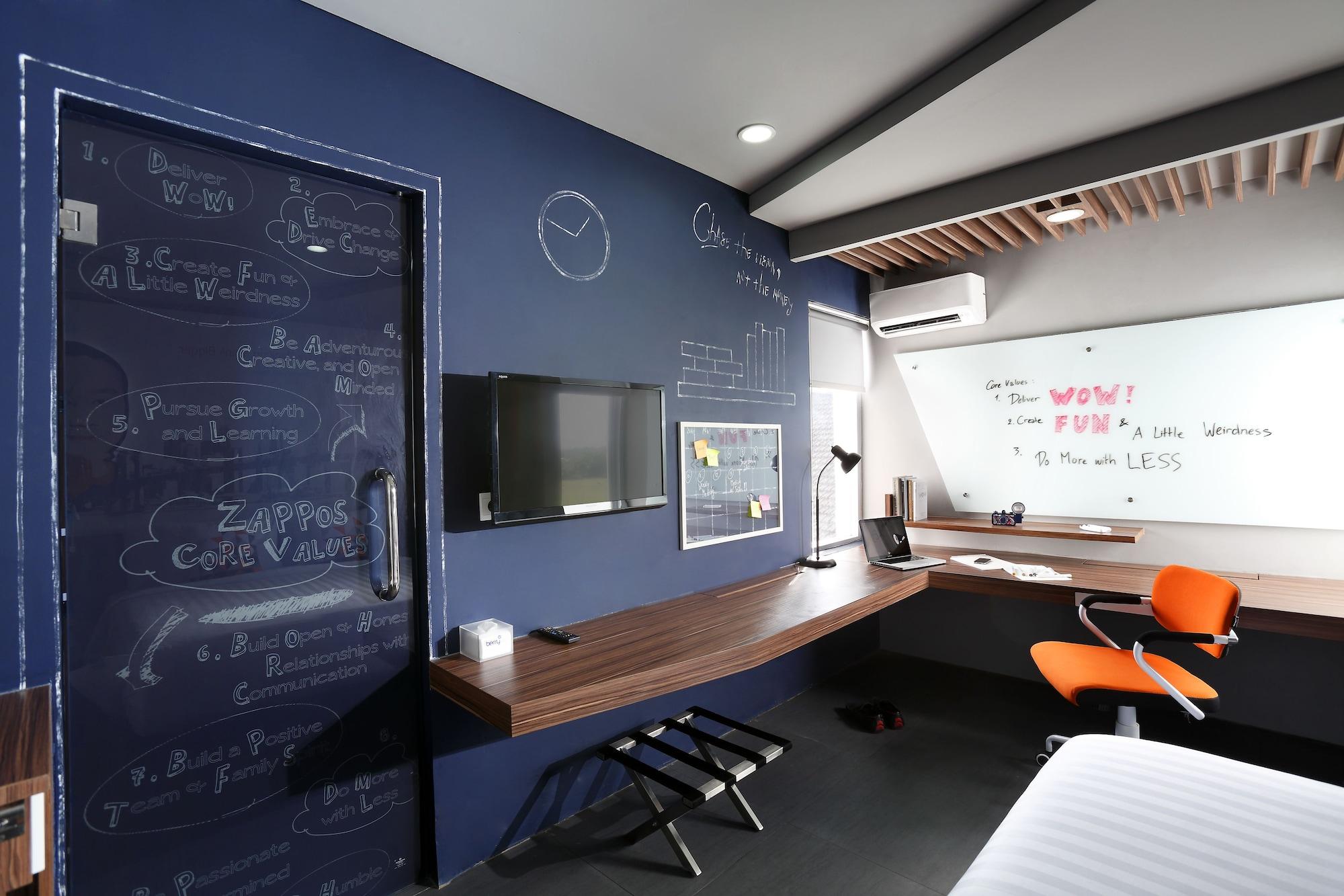 Berry Biz Hotel Seminyak Extérieur photo