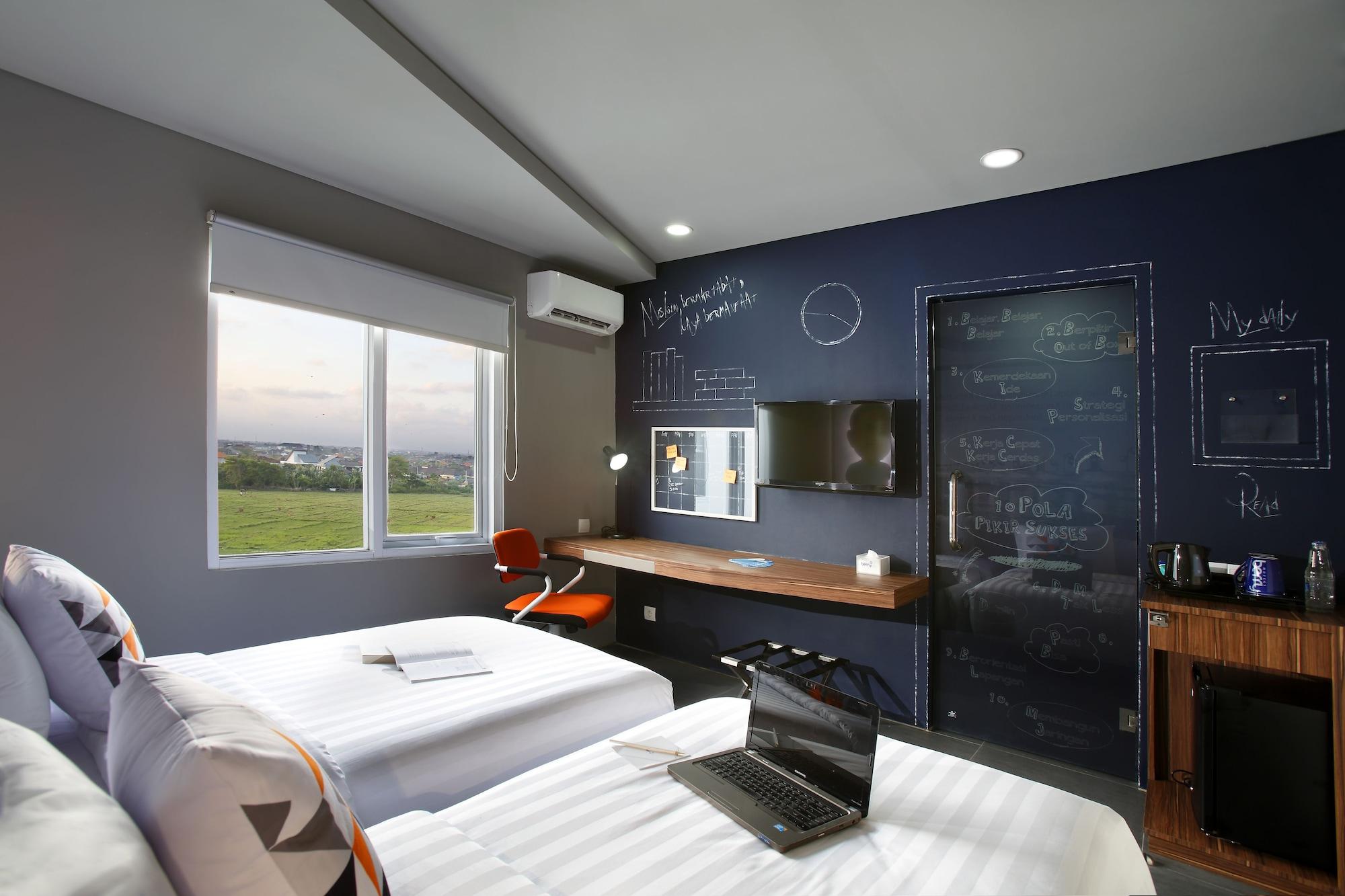 Berry Biz Hotel Seminyak Extérieur photo