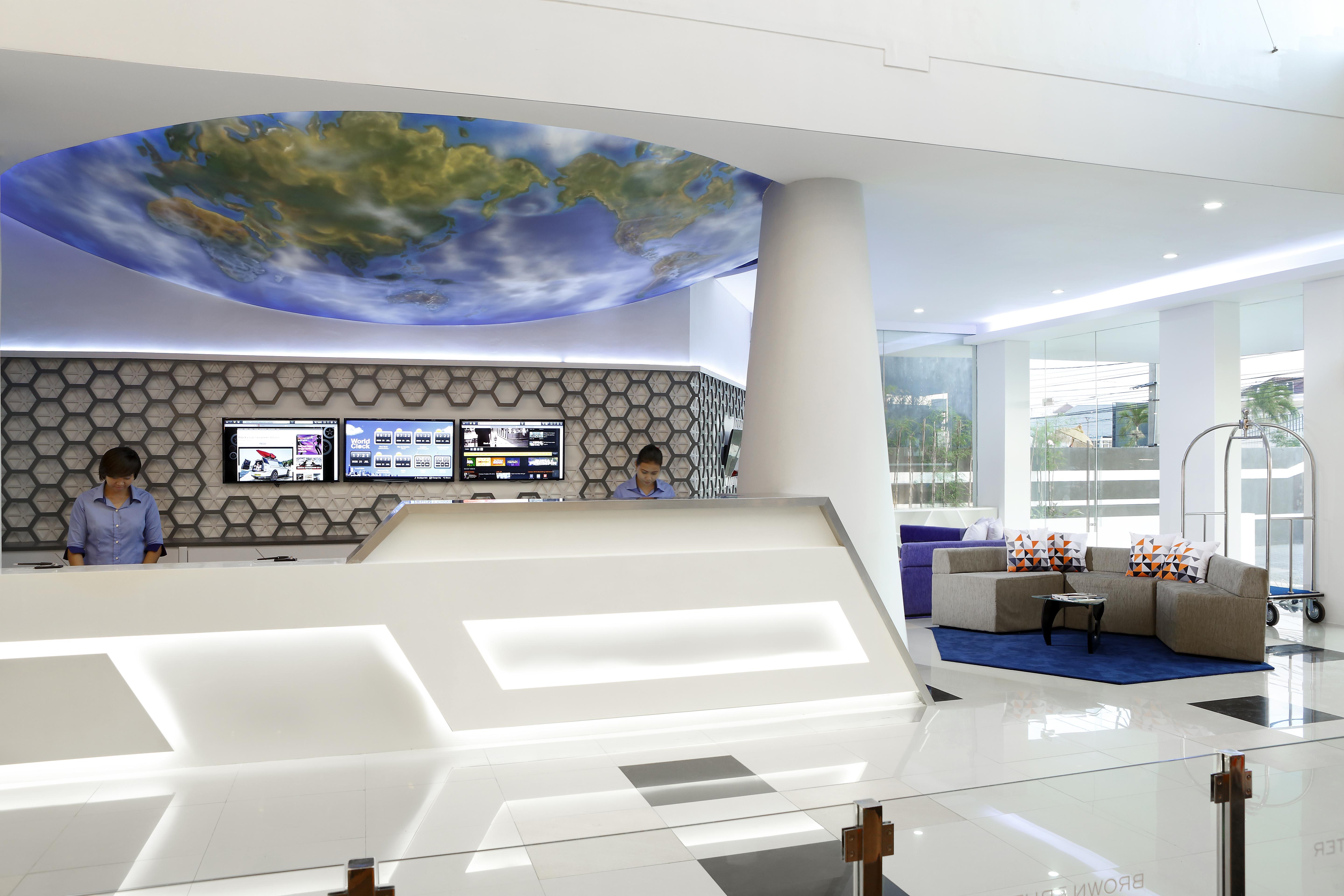 Berry Biz Hotel Seminyak Extérieur photo