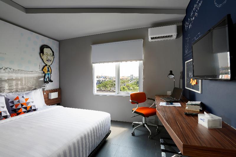 Berry Biz Hotel Seminyak Extérieur photo